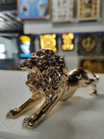 Sliver/Golden Lion